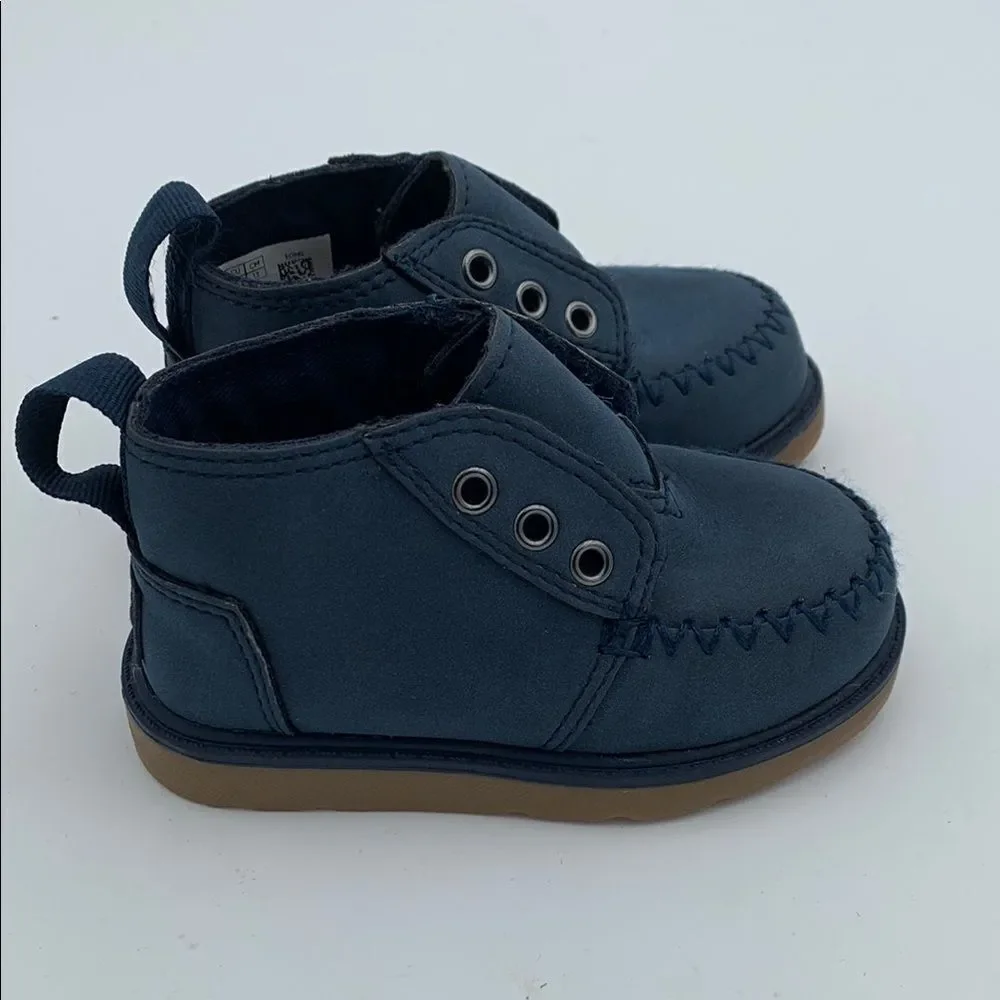 Toms Blue Moccasins with Suede Texture chukka boots size 6 toddler nwot